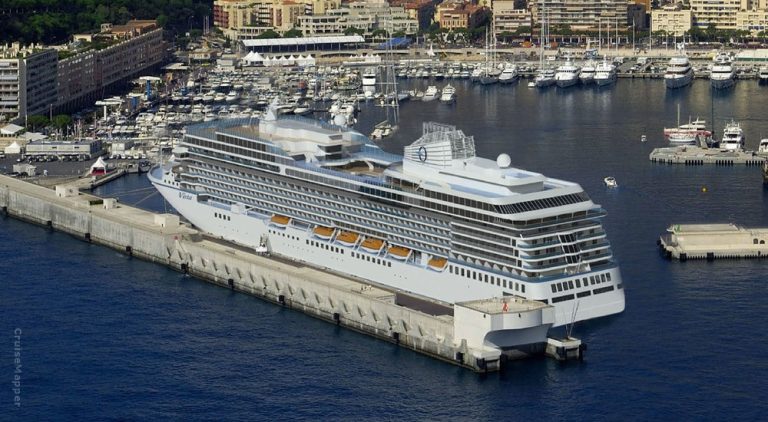 Book Luxury Cruises: The Complete Guide to the World’s Most Exclusive Cruise Experiences